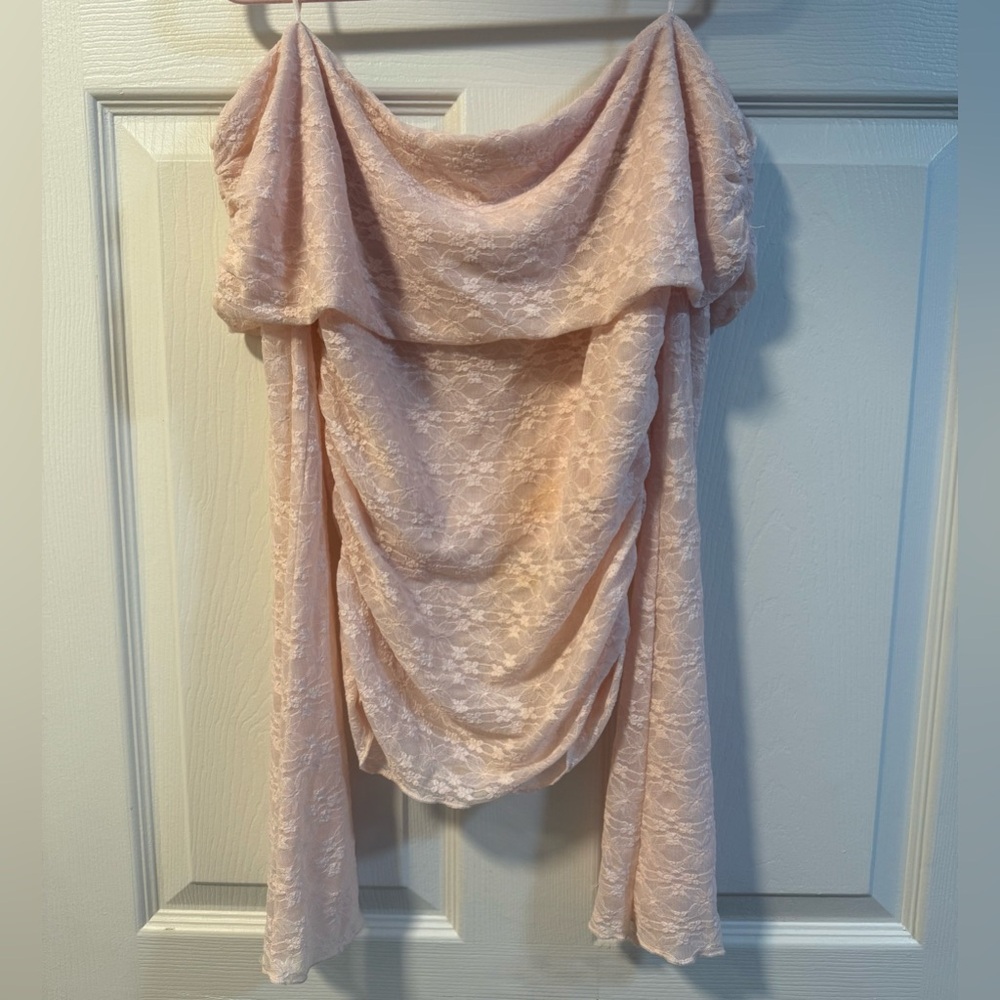 All in Favor - Lace Off-the-Shoulder Top - Pink - NWOT- Size Medium - Picture 4 of 8